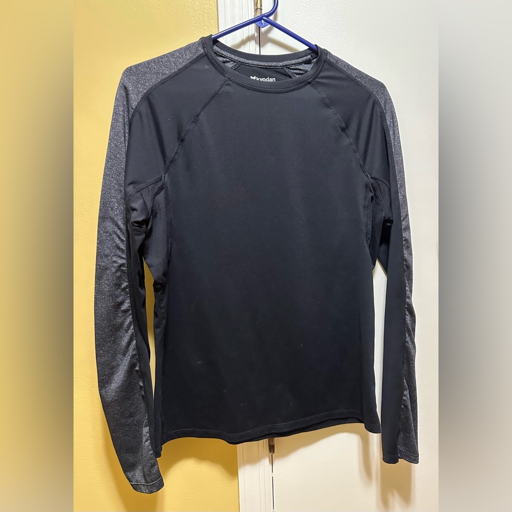 KYODAN WOMEN’S CREW NECK BLACK/CHARCOAL  LONG SLEEVE RUNNING PERFORMANCE TOP(M)